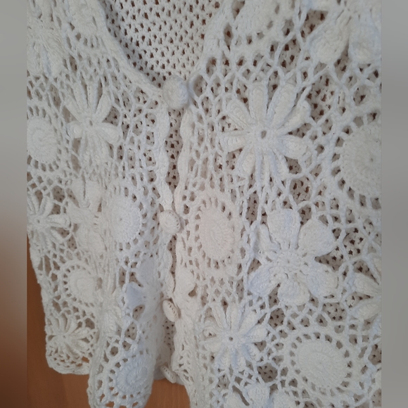 YarnWorks White Crochet Vest - Picture 2 of 3